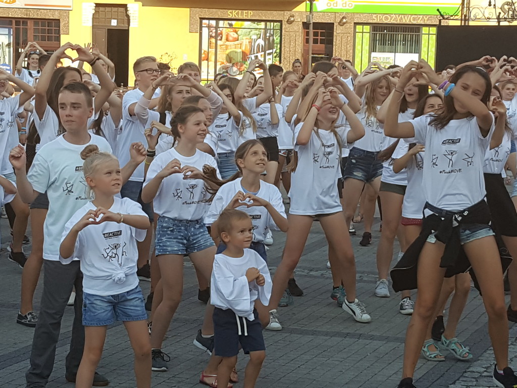 FlashMOVE_heart_moving people